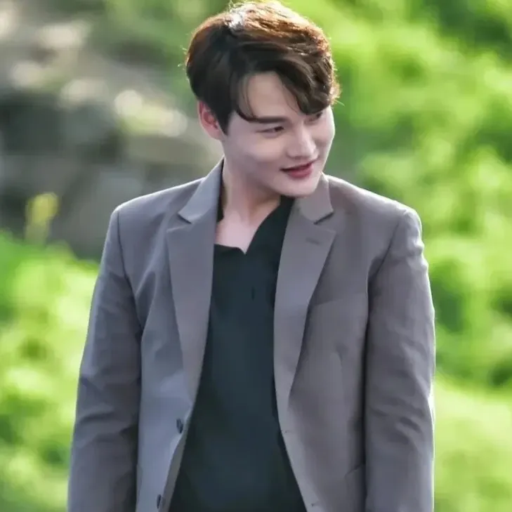 A moment captured by a fan of Park Seojin