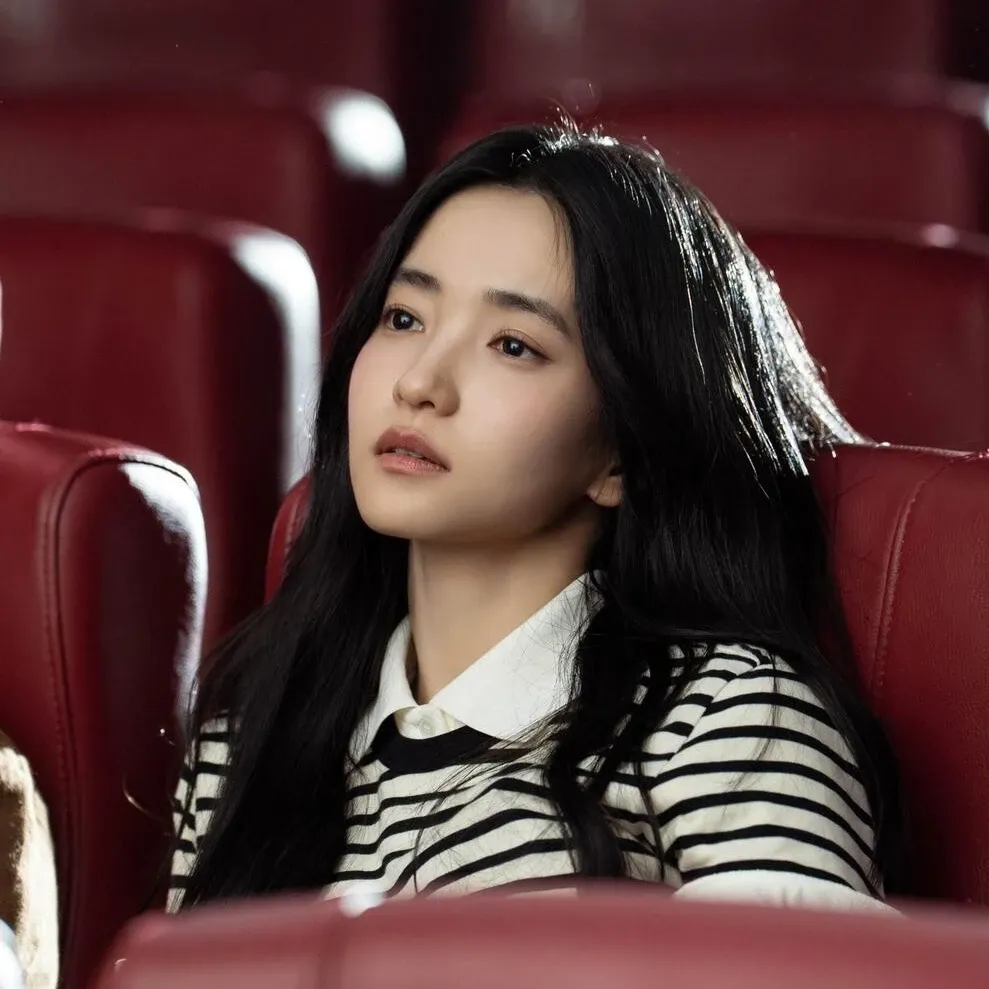Behind-the-scenes cut of Kim Taeri