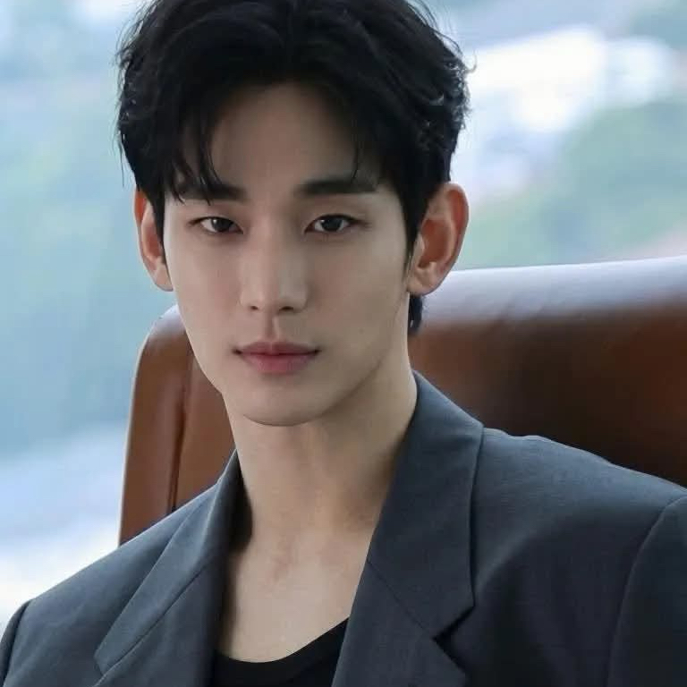 Latest photo of Kim Soohyun