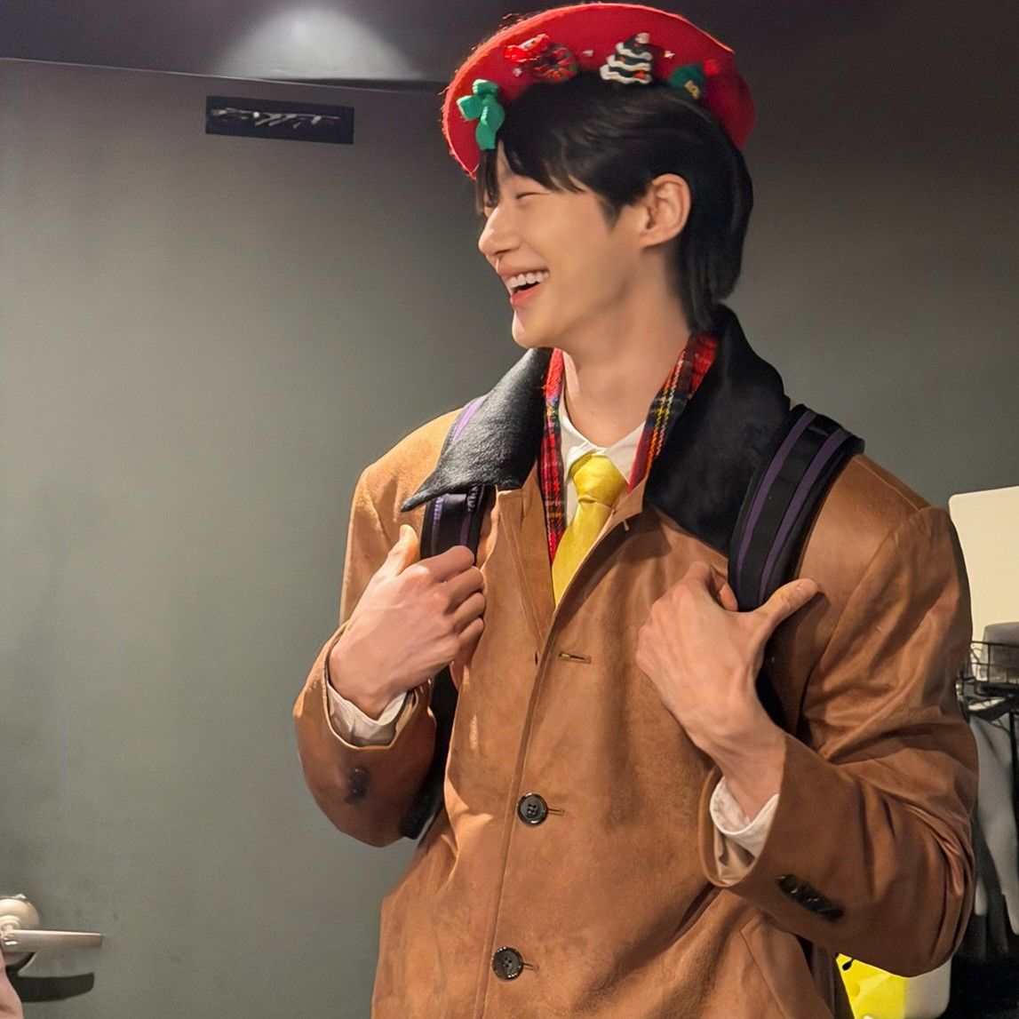 粉丝拍下的边佑锡瞬间