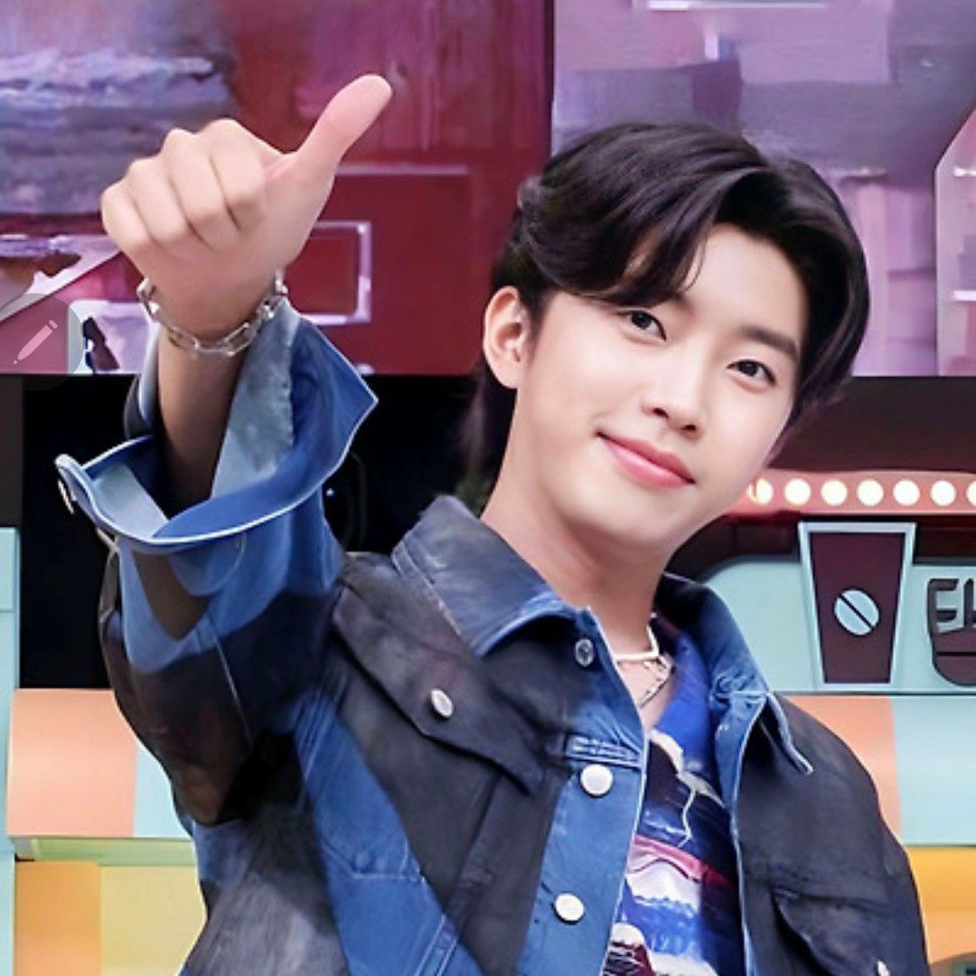 Foto kegiatan terbaru dari Lim Youngwoong