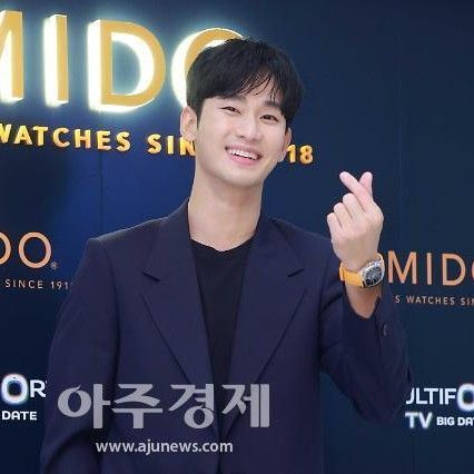 粉絲拍下的金秀賢瞬間