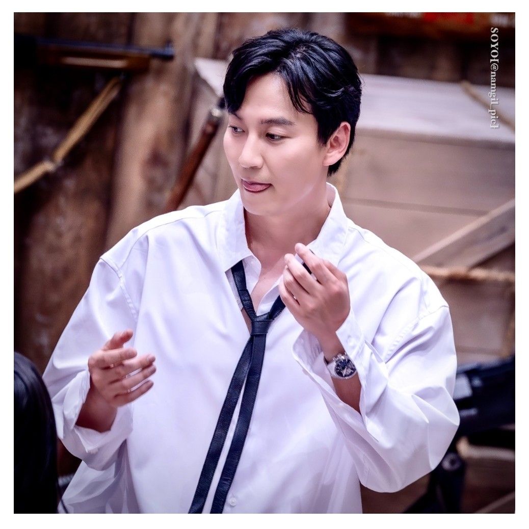 Behind-the-scenes cut of Kim Namgil