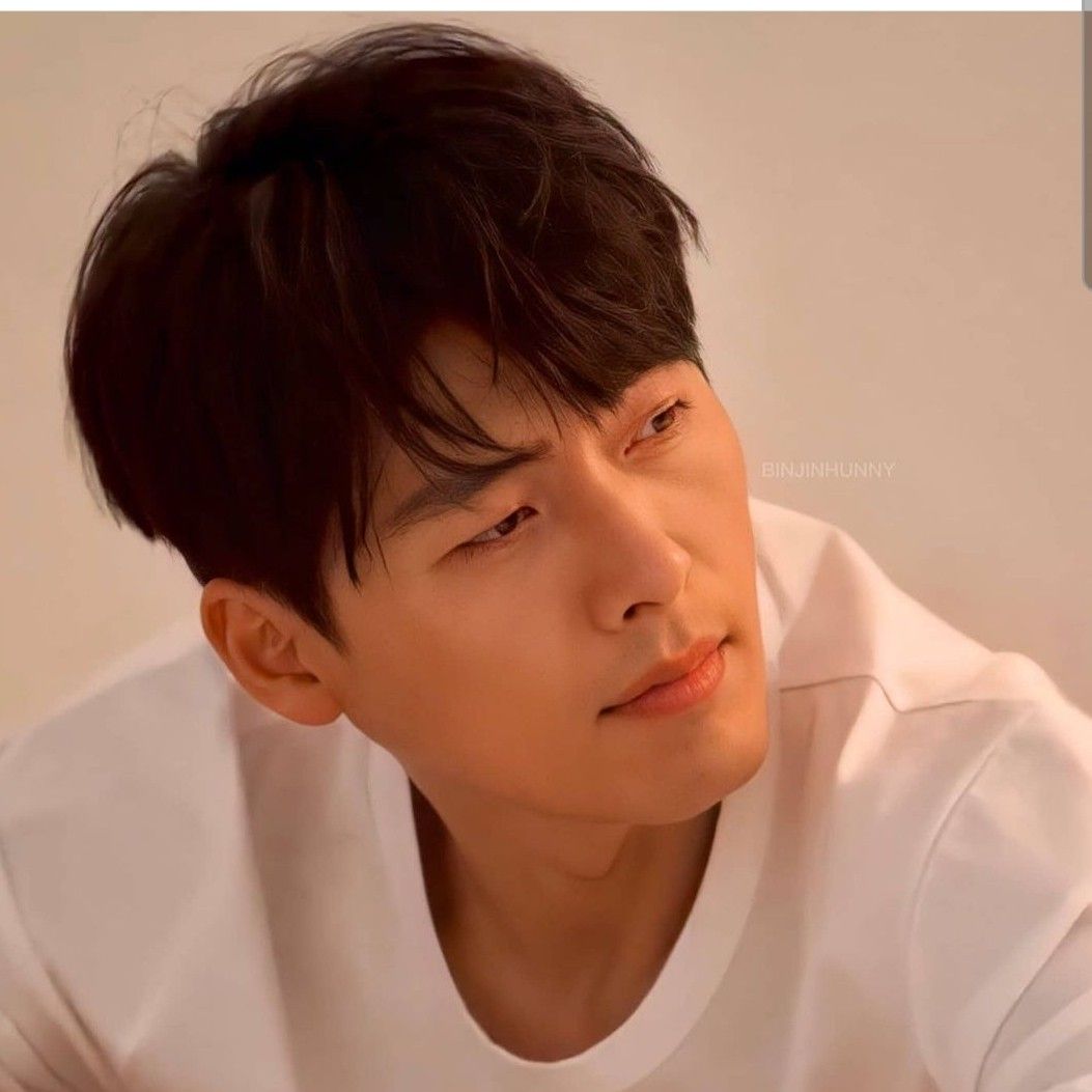 Foto kegiatan terbaru dari Hyun Bin