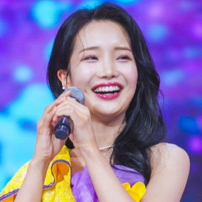 Behind-the-scenes cut of Kim Soyeon (2004)