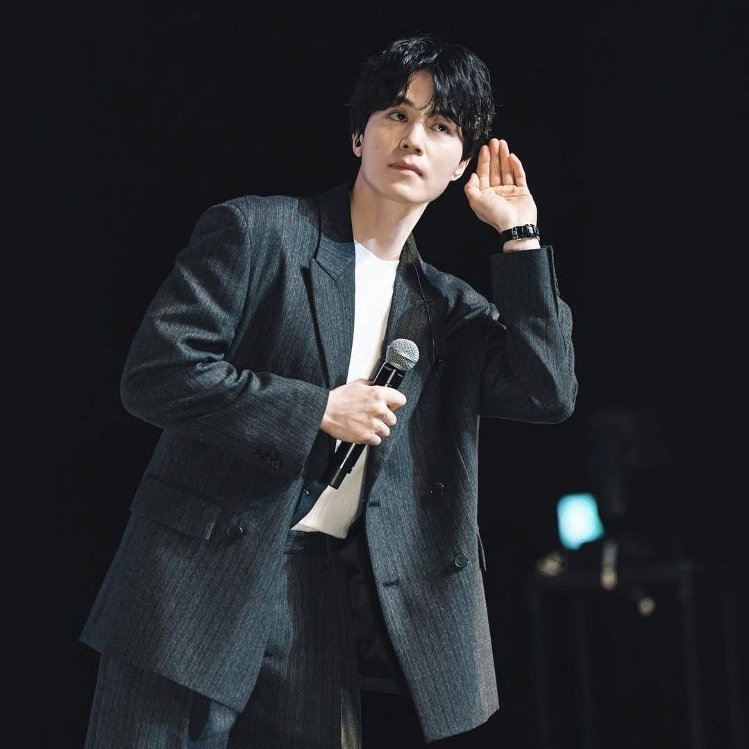 A moment captured by a fan of Lee Dongwook