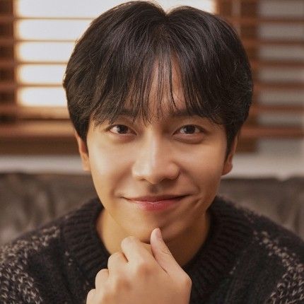 Foto terbaru dari Lee Seunggi