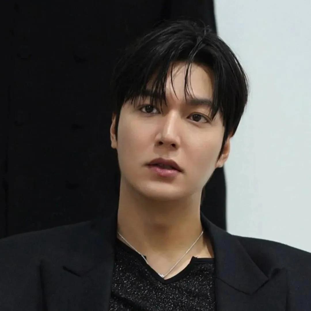 イ・ミンホの最近の活動ショット