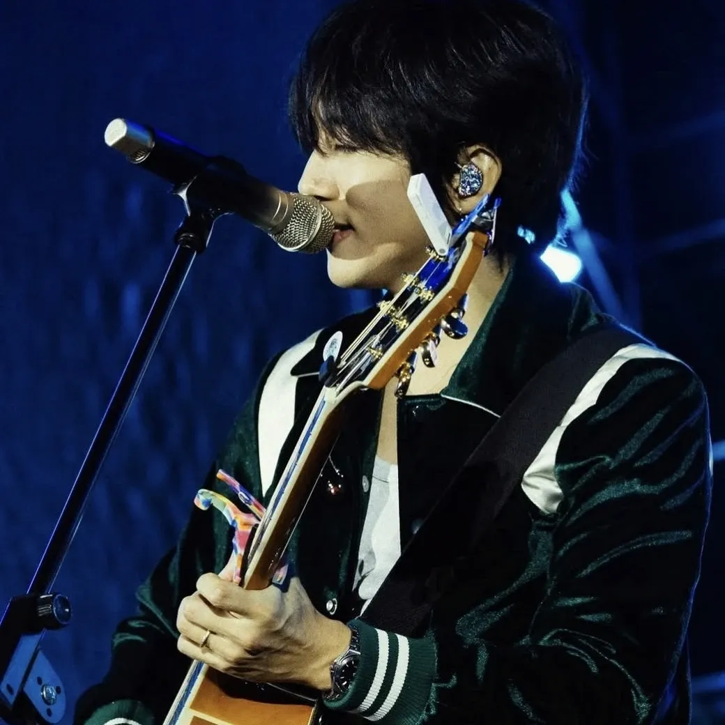 Latest photo of Lee Seungyoon