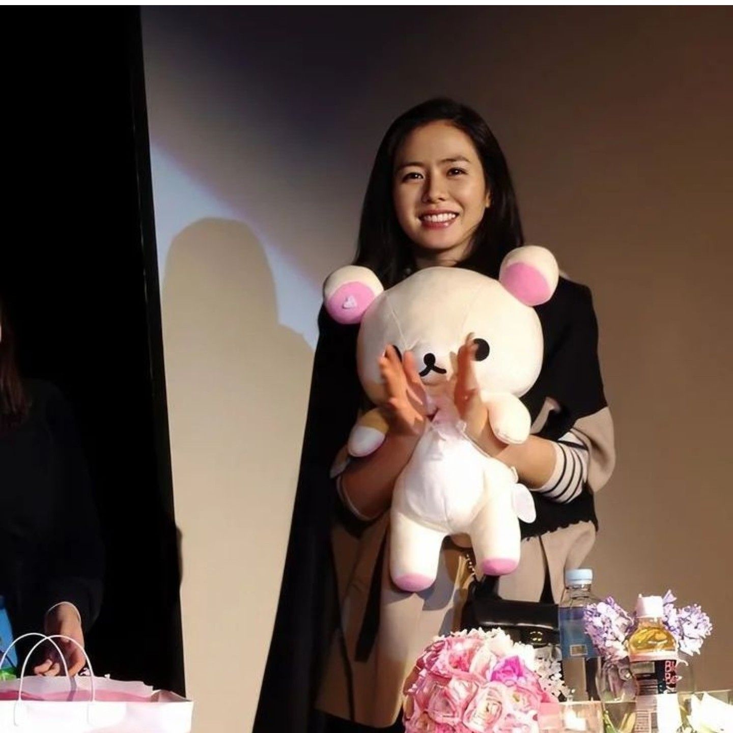 손예진 최근 활동샷