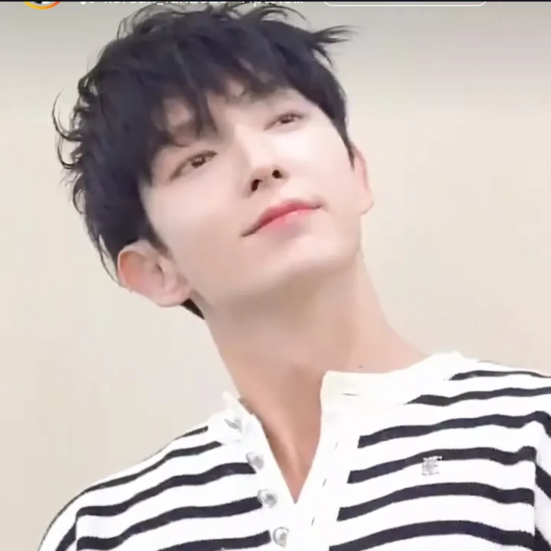 A moment captured by a fan of Lee Joongi