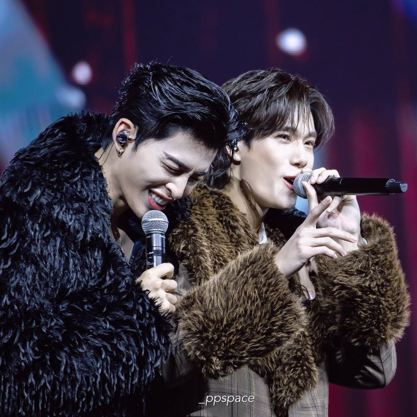 A moment captured by a fan of Phuwin tangsakyuen