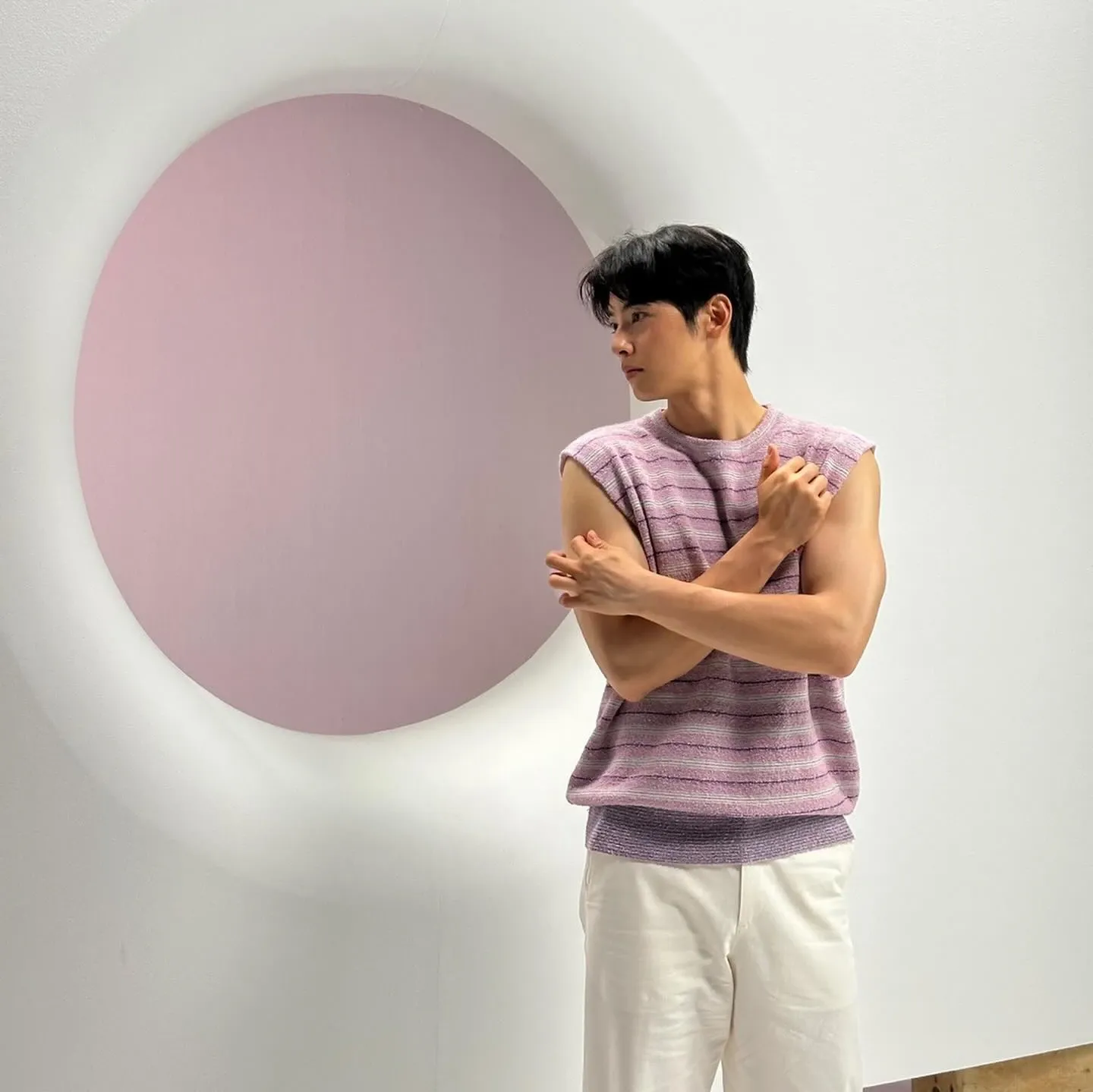 A moment captured by a fan of Cha Eunwoo