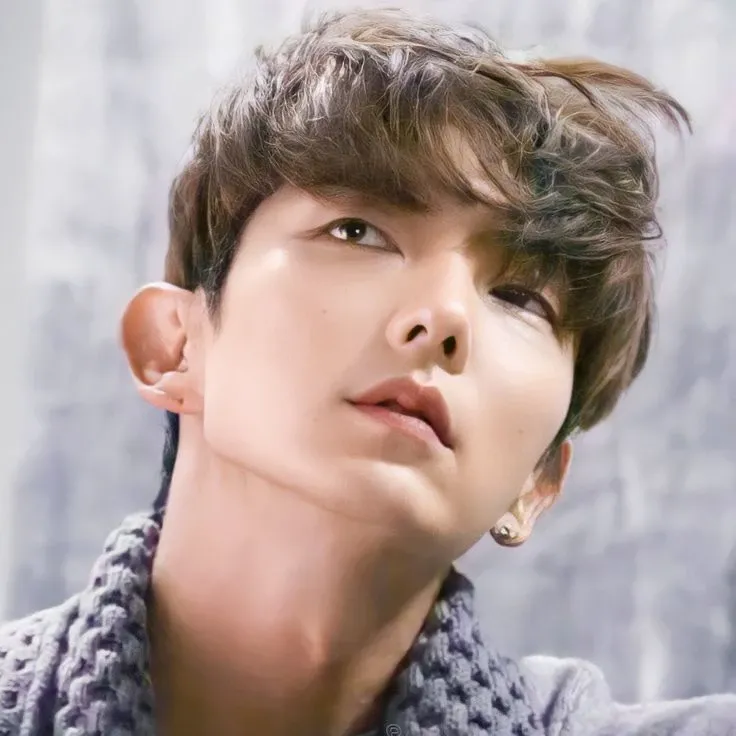 Behind-the-scenes cut of Lee Joongi