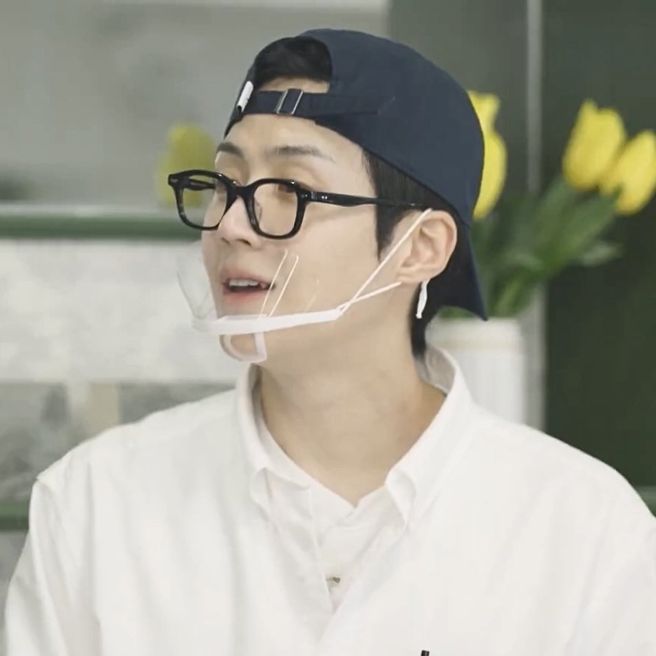 Behind-the-scenes cut of Kim Seonho