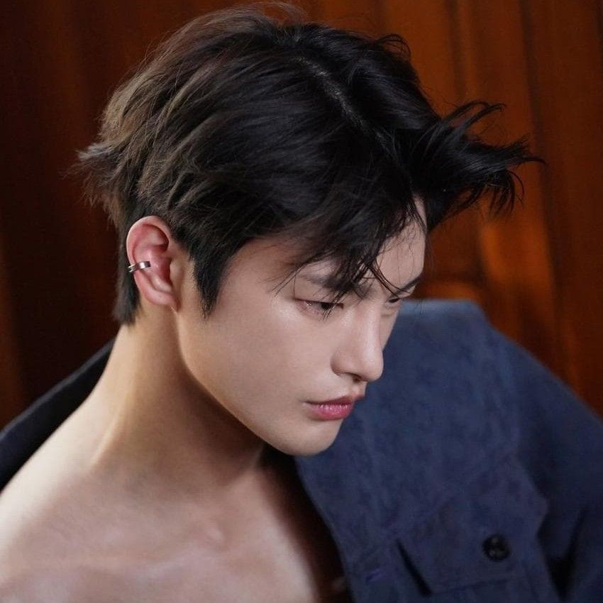 Recent activity shot of Seo Inguk