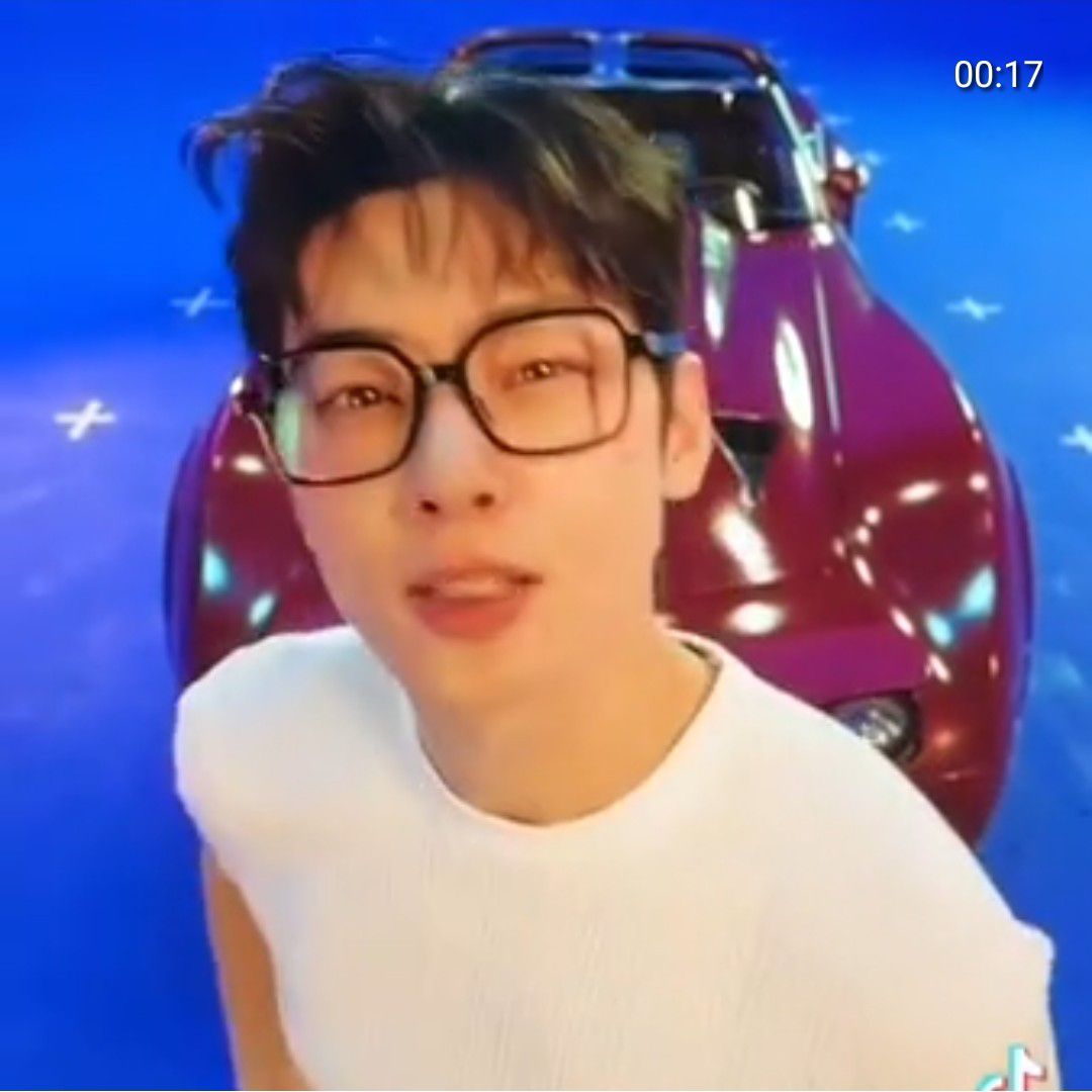 Latest photo of Cha Eunwoo