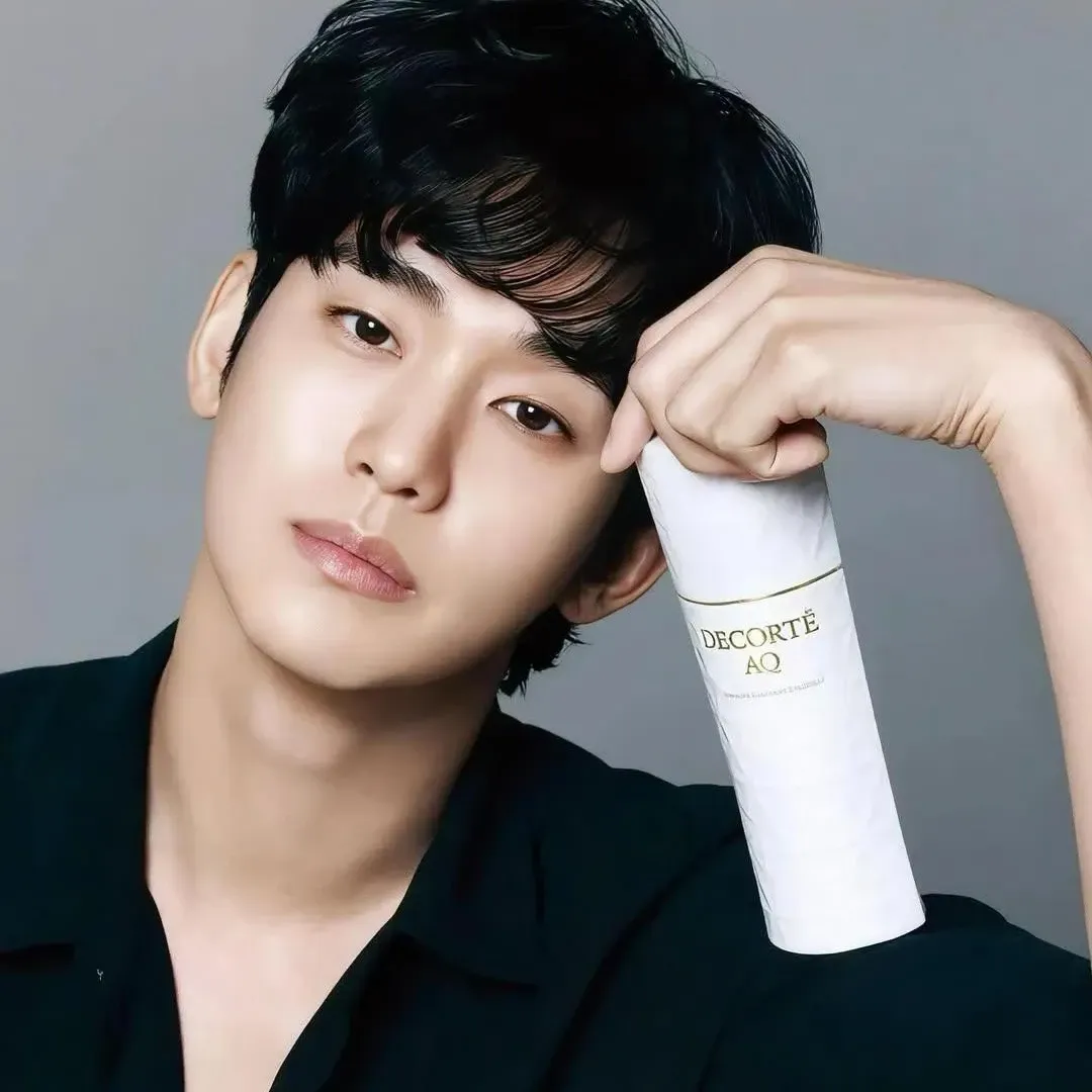 A moment captured by a fan of Kim Soohyun