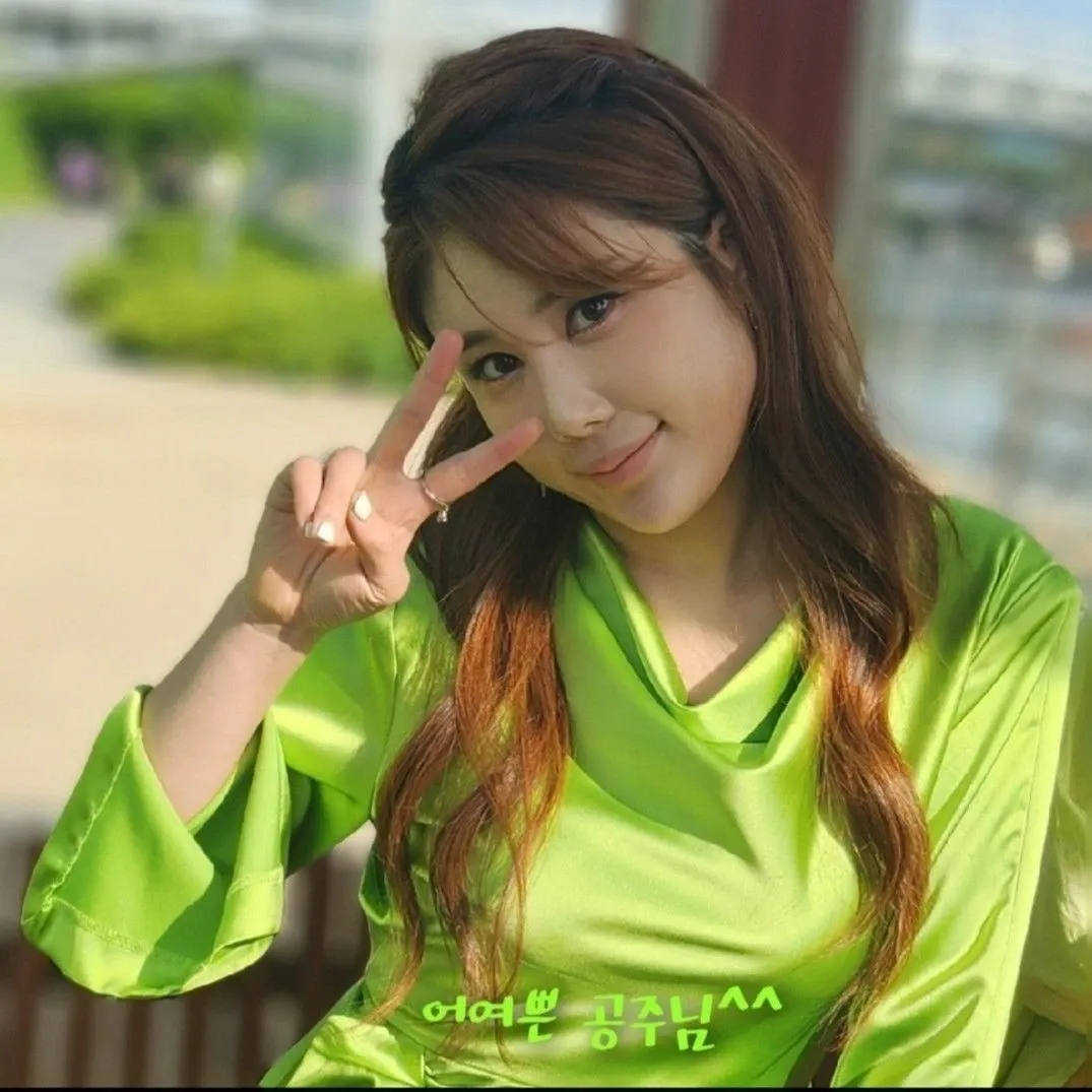 Foto kegiatan terbaru dari Kim Soyou