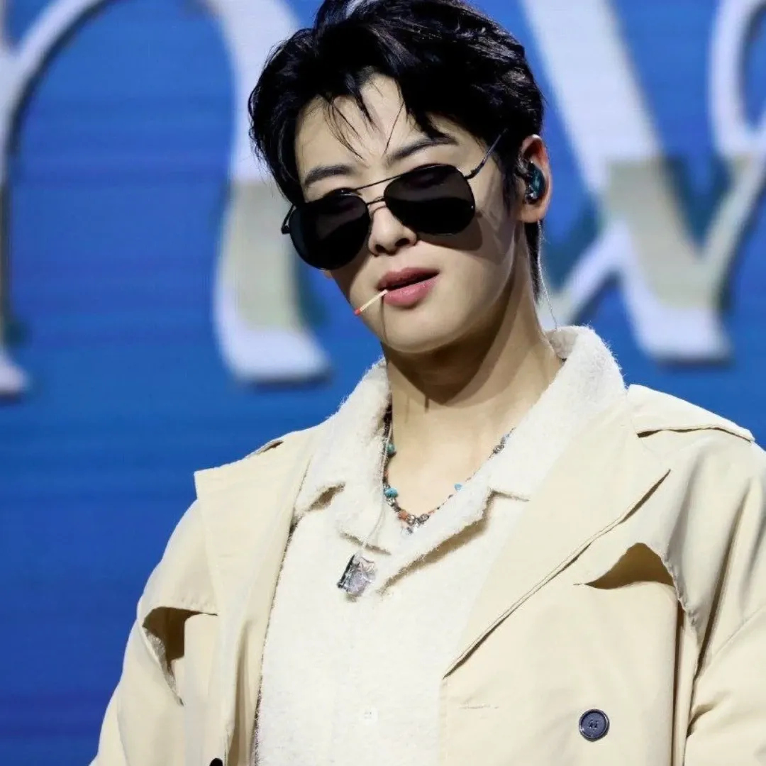 Recent activity shot of Cha Eunwoo