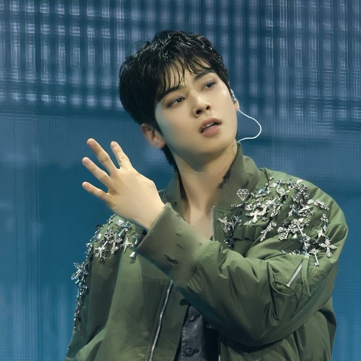 チャ・ウヌの最近の活動ショット