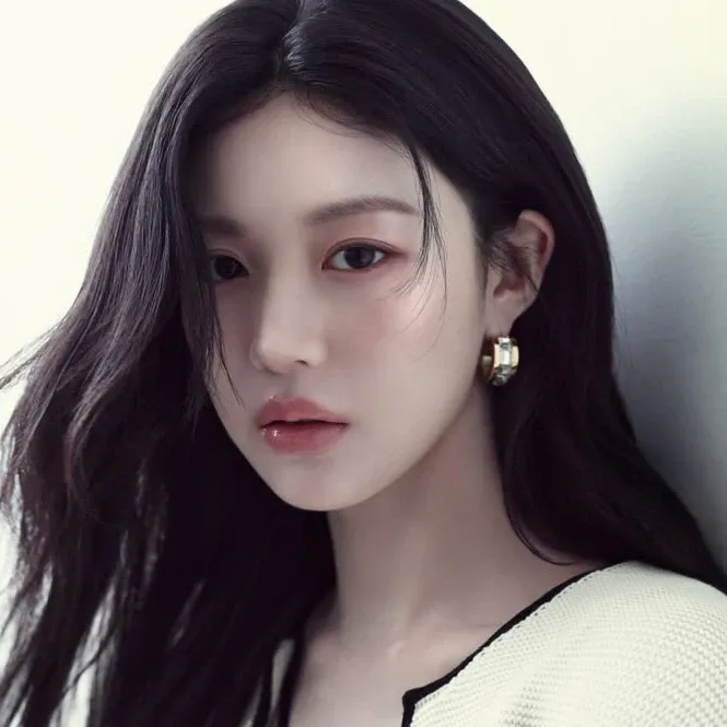 Behind-the-scenes cut of Go Younjung