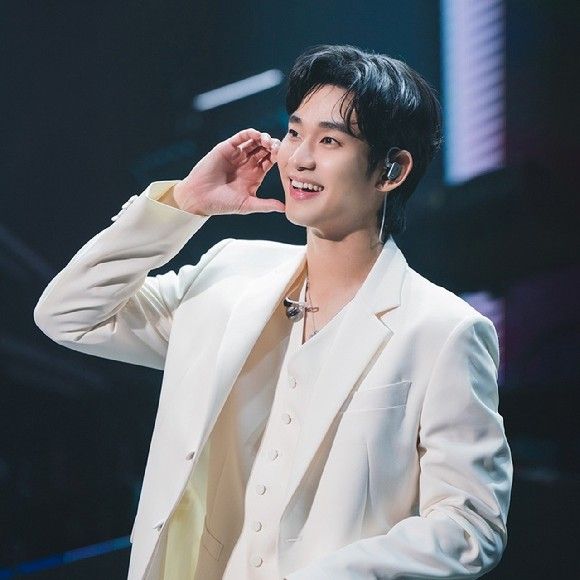 金秀賢的近期活動照