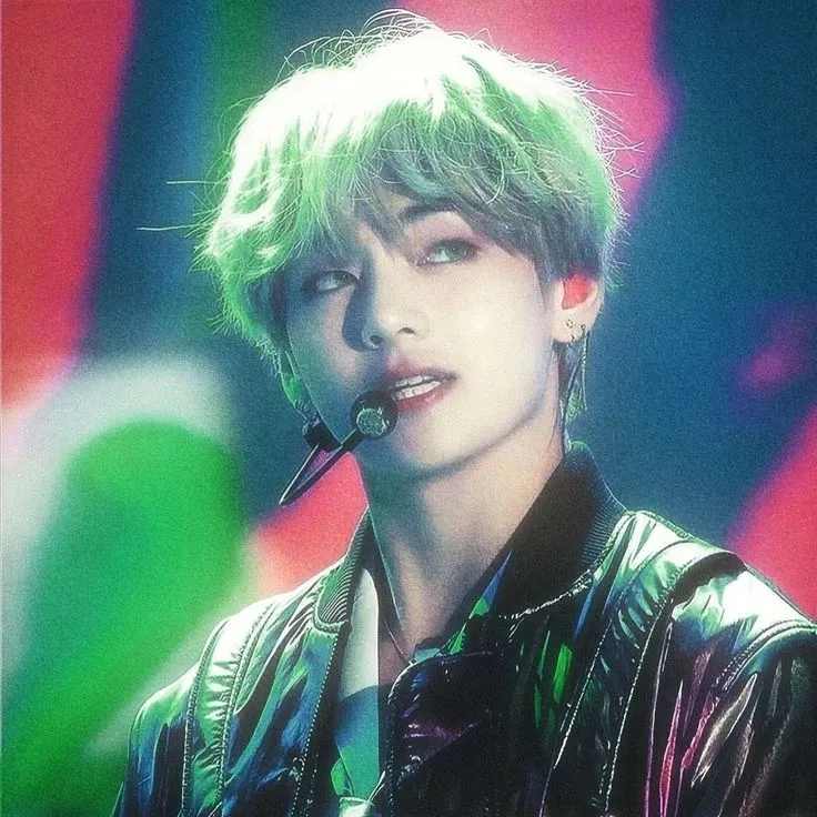 Recent activity shot of Kim Taehyung (V)