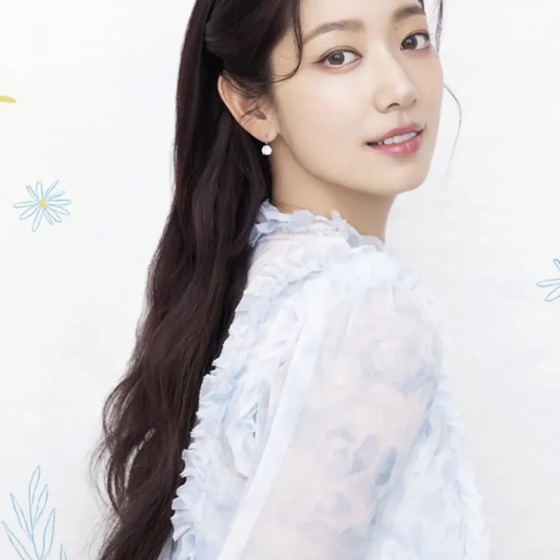 Latest photo of Park Shinhye