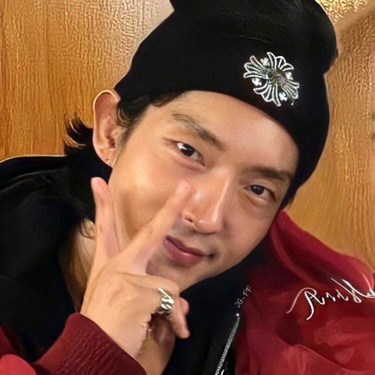 Behind-the-scenes cut of Lee Joongi