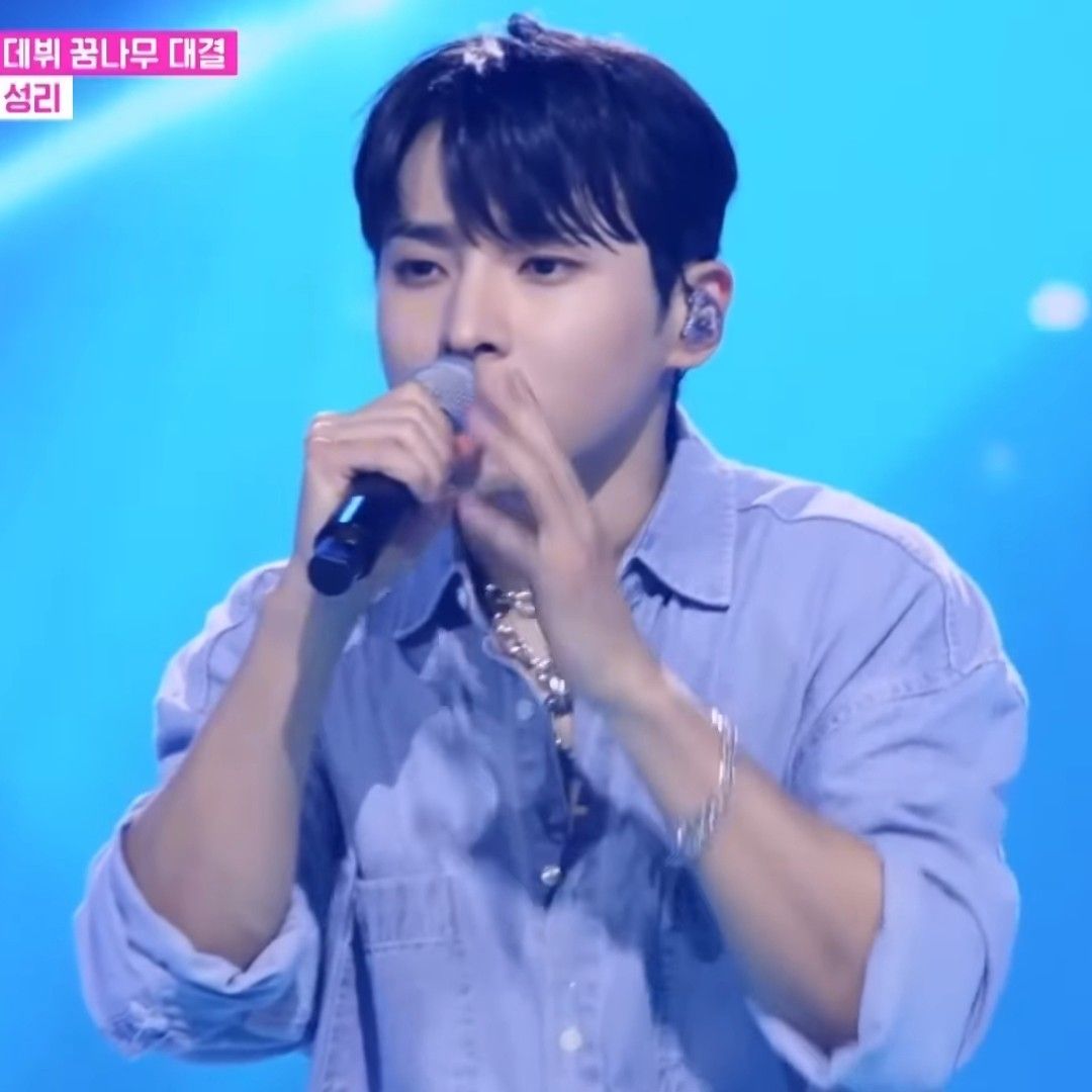 粉丝拍下的Seong Ri瞬间