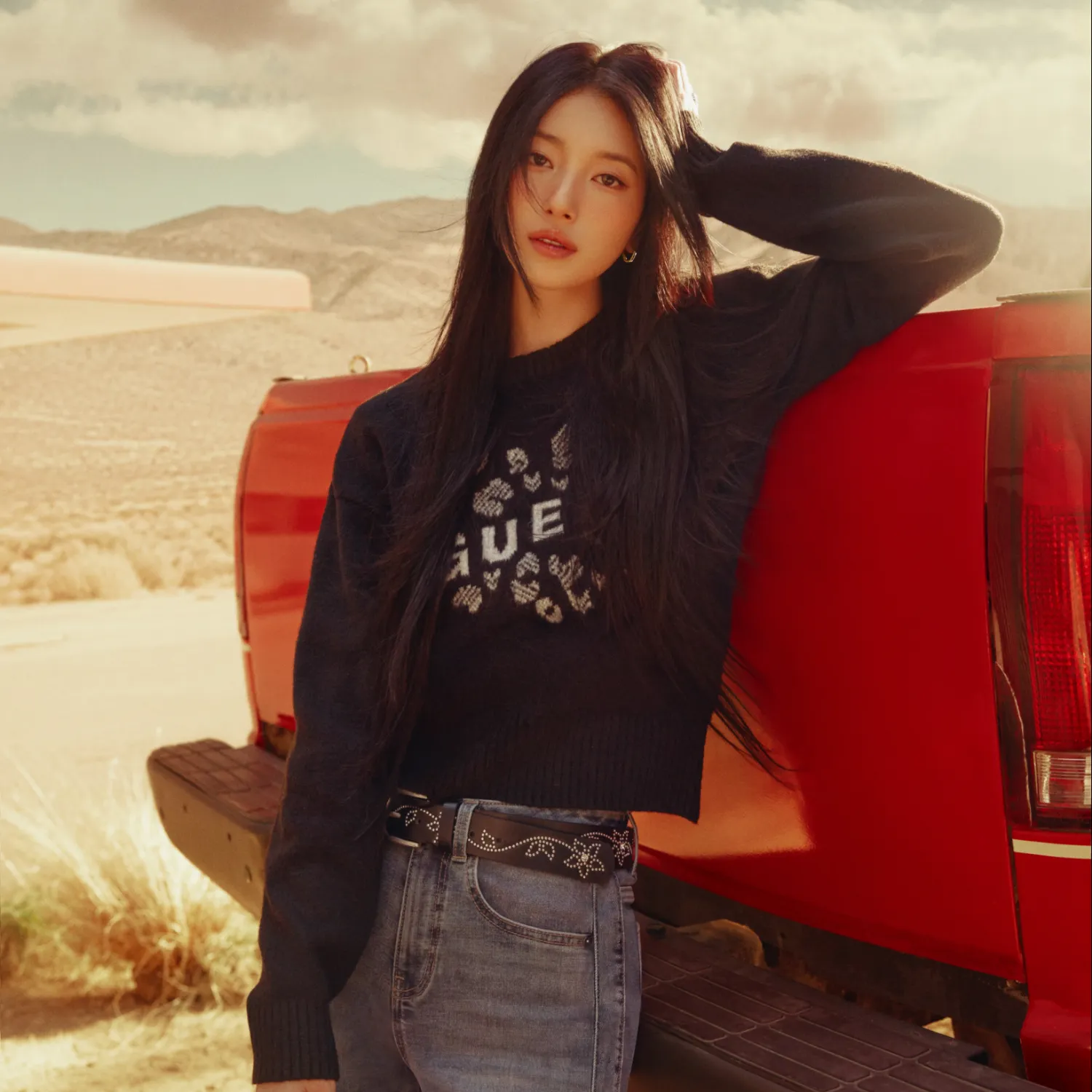 Behind-the-scenes cut of Bae Suzy