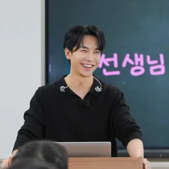 Momen yang diabadikan oleh penggemar Lee Seunggi