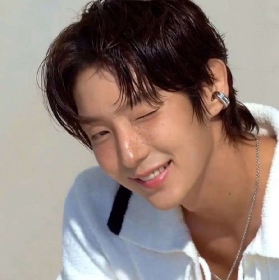 A moment captured by a fan of Lee Joongi