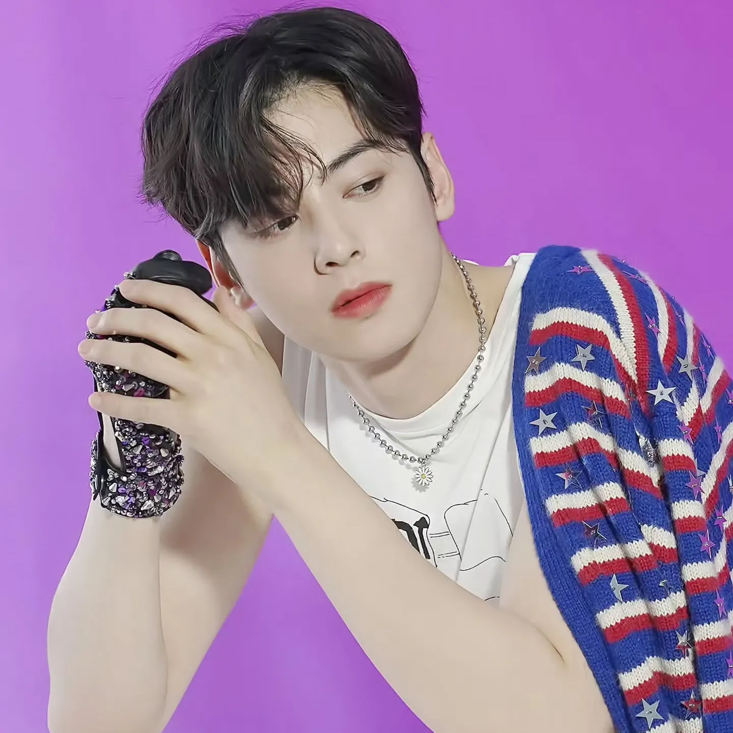 Behind-the-scenes cut of Cha Eunwoo
