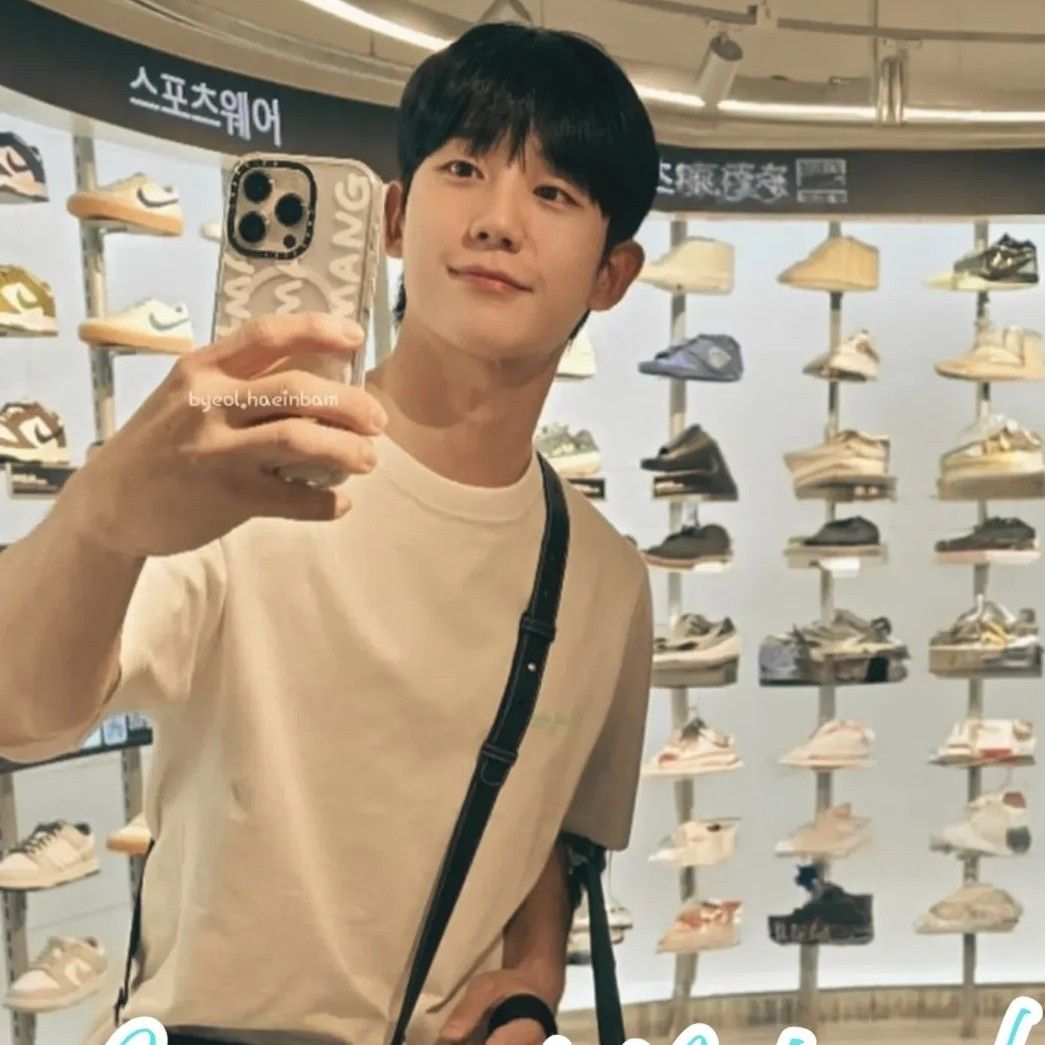 粉丝拍下的丁海寅瞬间