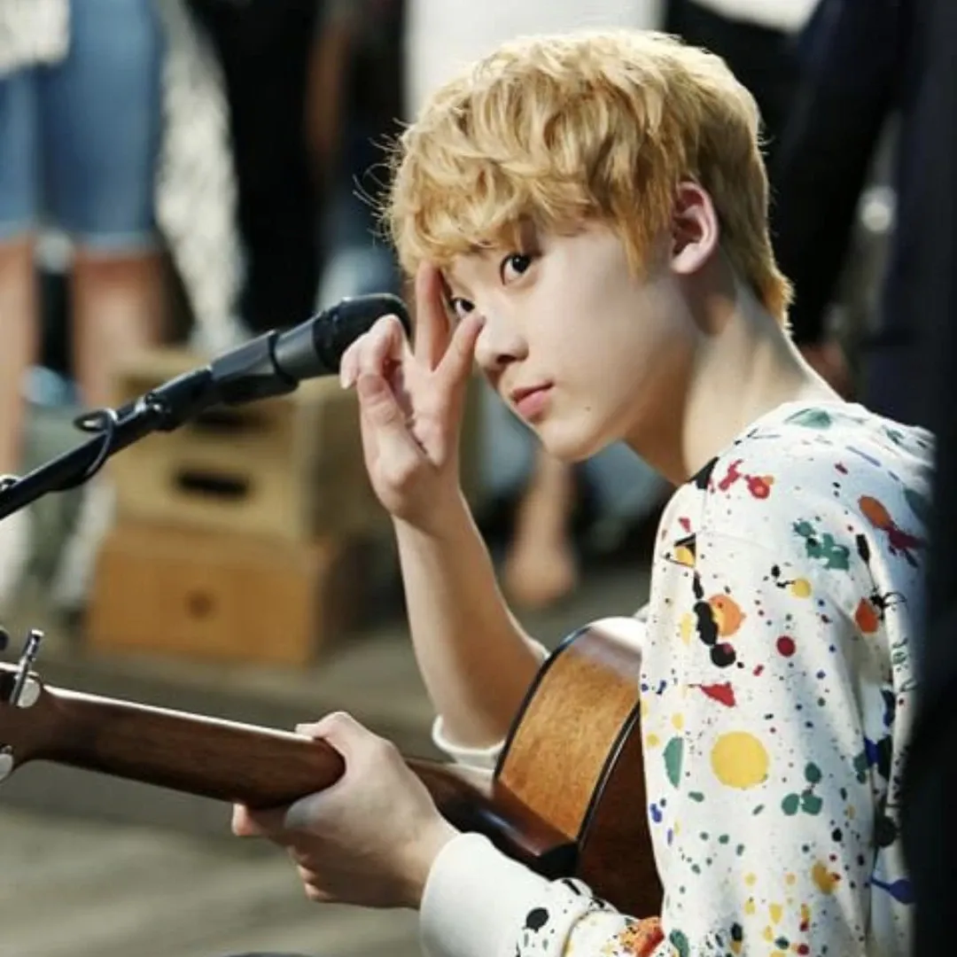 A moment captured by a fan of Cha Eunwoo