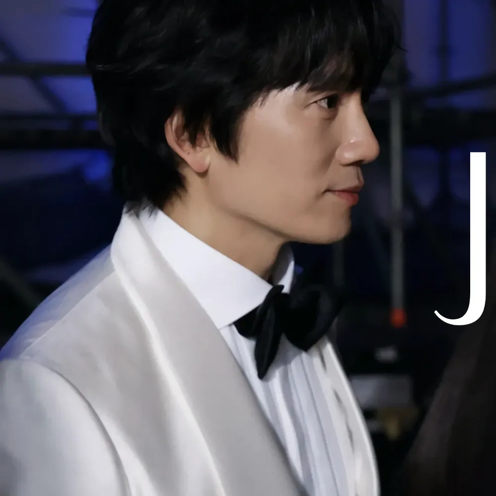A moment captured by a fan of Ji Sung
