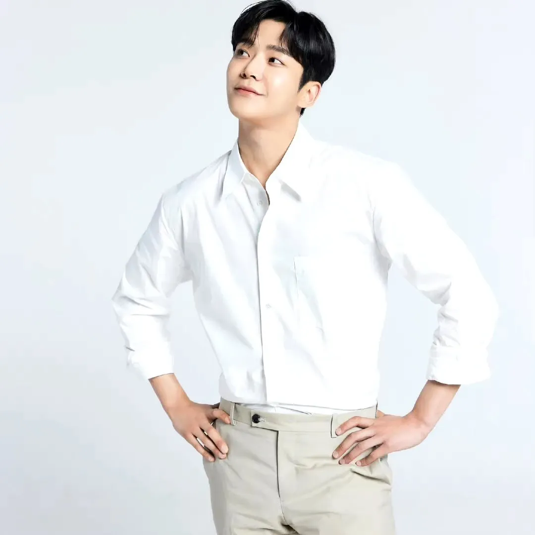 Momen yang diabadikan oleh penggemar Rowoon
