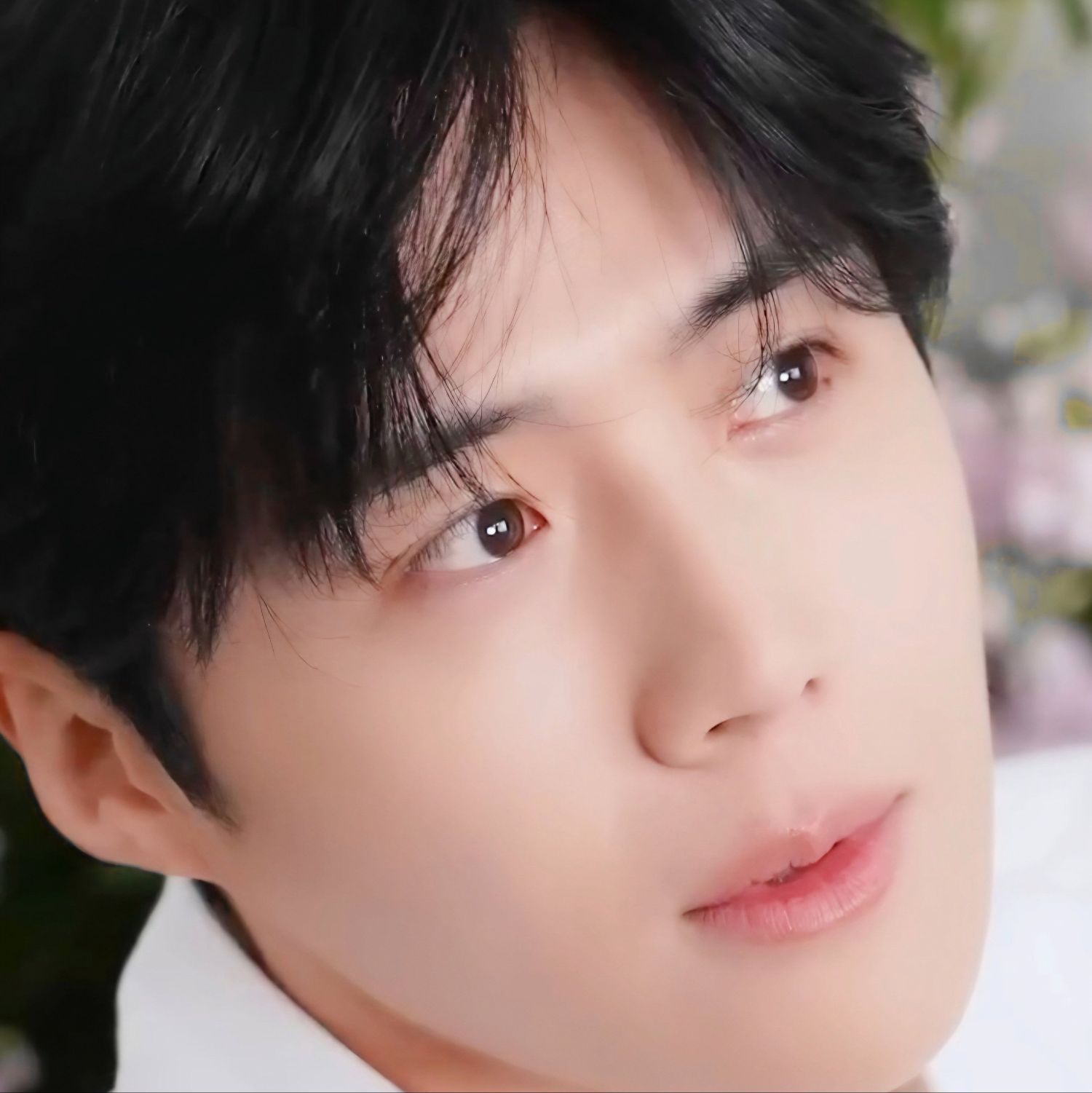 粉絲拍下的金宣虎瞬間