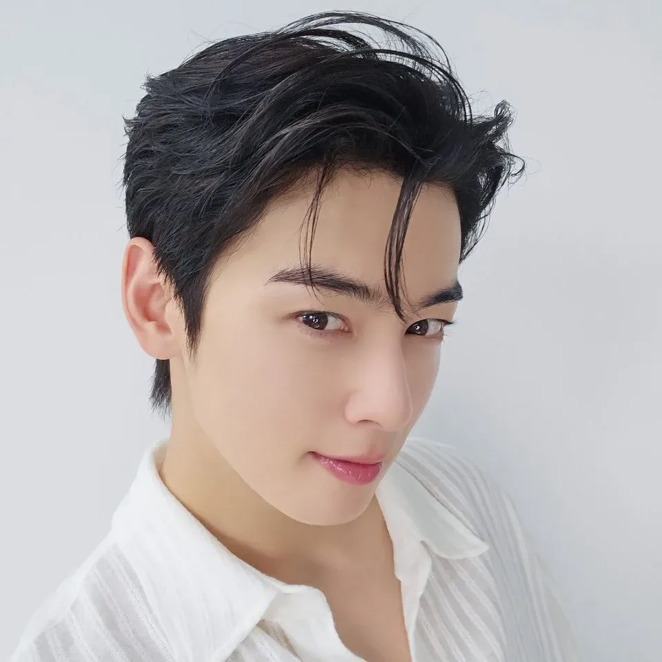 Latest photo of Cha Eunwoo