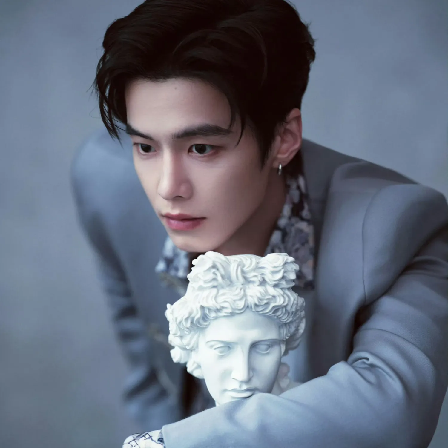 Behind-the-scenes cut of He Yu
