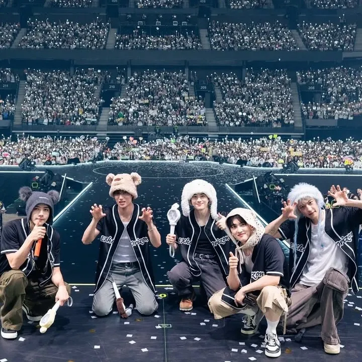 Behind-the-scenes cut of Suho
