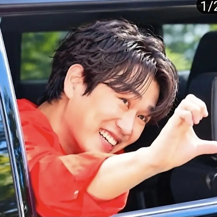 A moment captured by a fan of Hwang Youngwoong