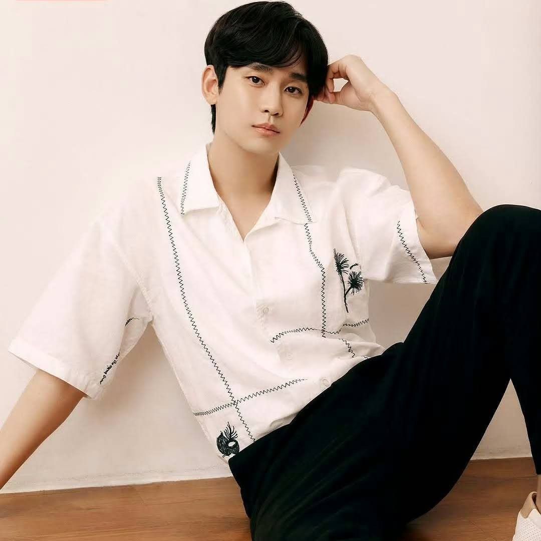 Recent activity shot of Kim Soohyun