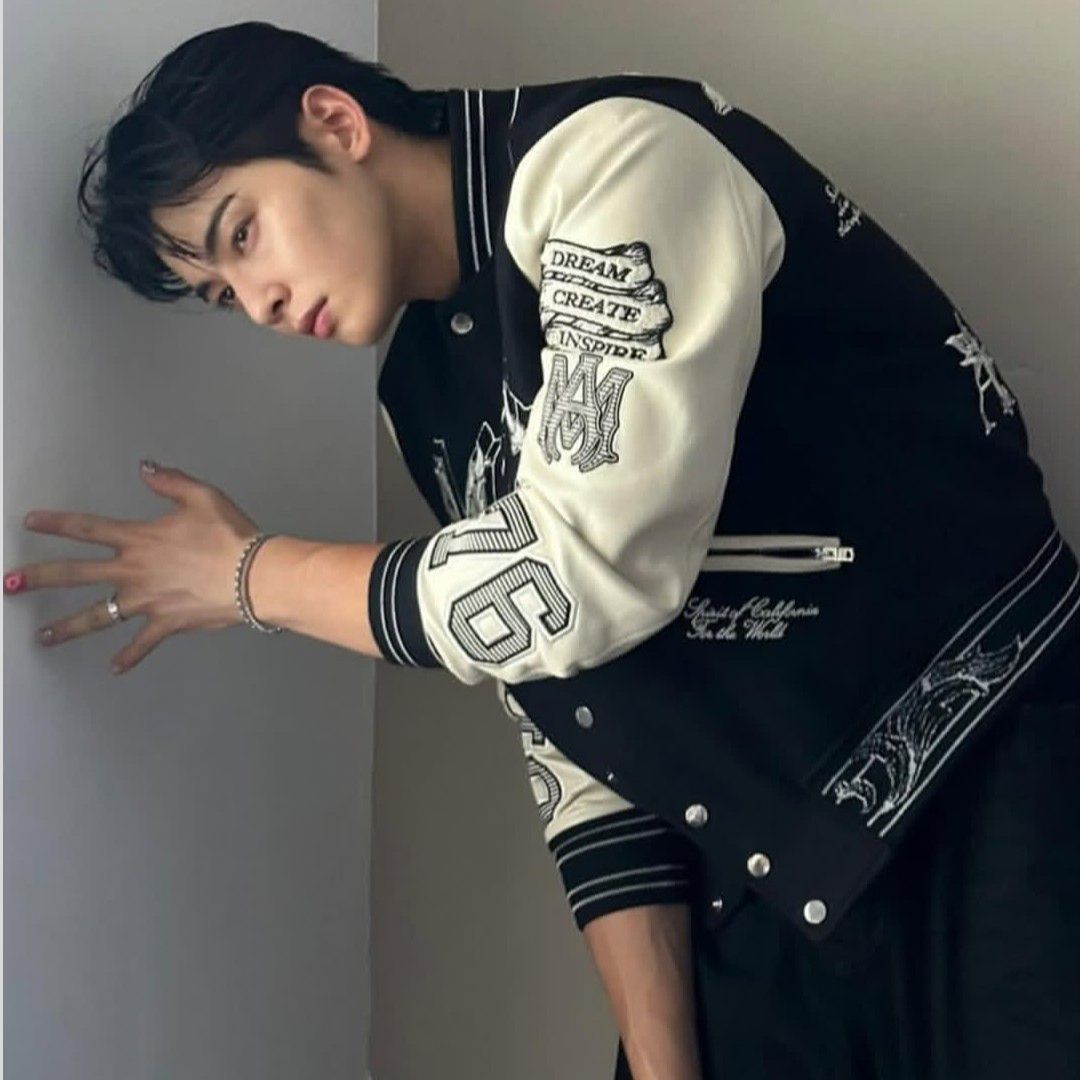 Foto kegiatan terbaru dari Cha Eunwoo