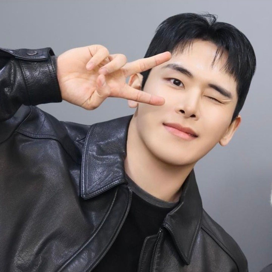 Recent activity shot of Hoya