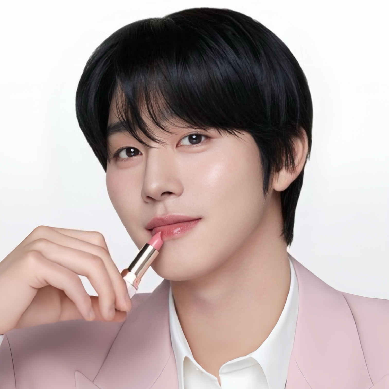 Recent activity shot of Ahn Hyoseop