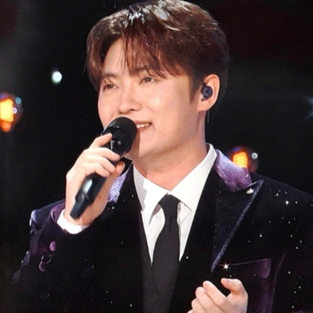 Behind-the-scenes cut of Son Binah