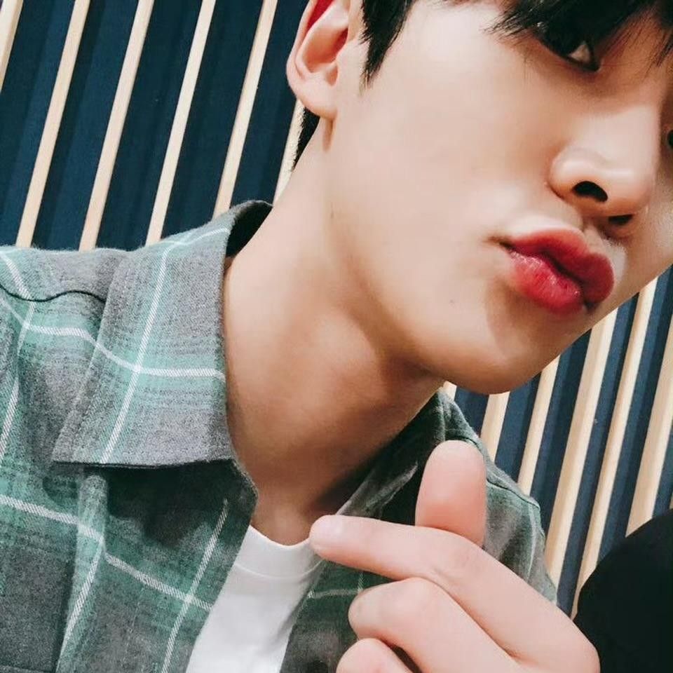 Foto terbaru dari Rowoon